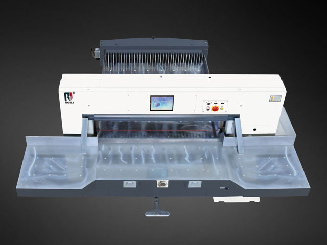 QZYK1300CD 程控切紙機(jī)